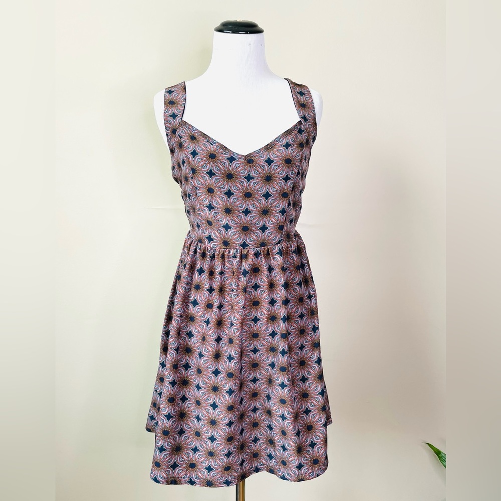 Runway Story Medium Summer Dress Empire Floral Purple Blue NEW Open Back